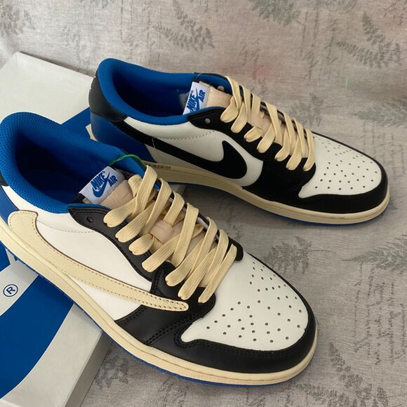 Boys Fragment Design x Travis Scott x Air Jordan 1 Retro Low - Picture 4 of 8